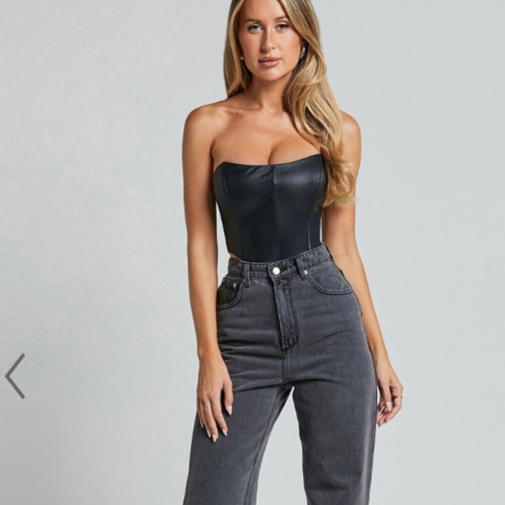 Lorrin Corset - Faux Leather Cropped Corset in Black SHOWPO